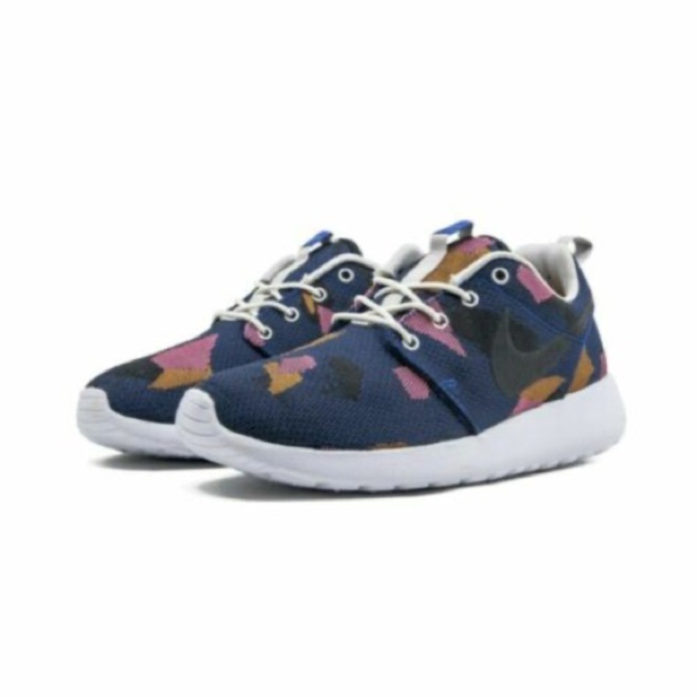 Nike Women’s Roshe One JCRD Print Jacquard Camo
